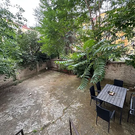 Appartamento Modern In The Heart Of Vrsovice *